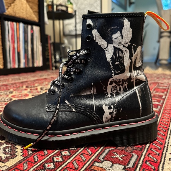 Dr. Martens (Doc Martens) - Sex Pistols "I Wanna Be Me" Black Boots (Size 6 US) - Picture 5 of 9